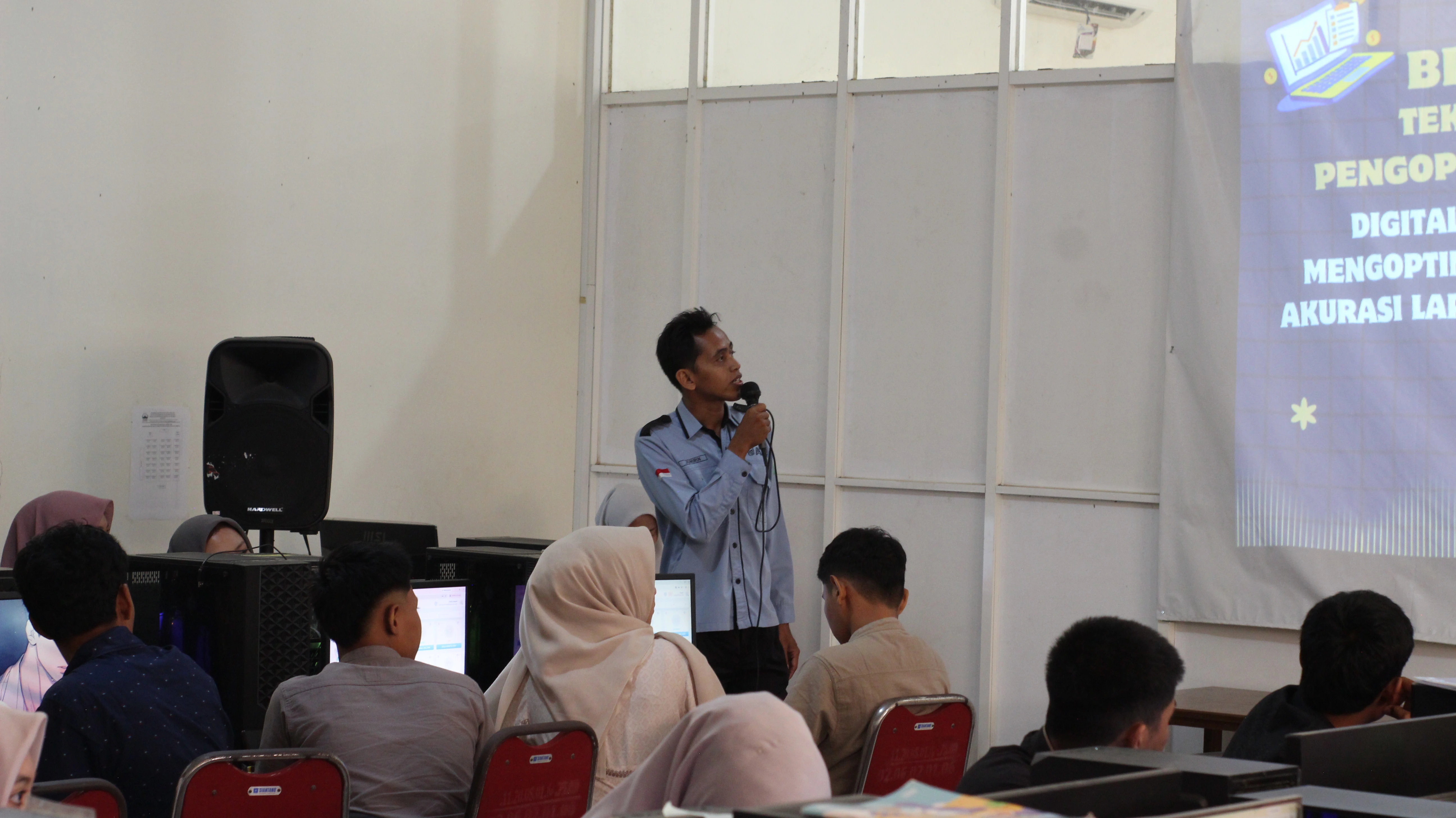 Bimbingan Teknis Pengoperasian Accurate oleh HMPS AKP Resmi Digelar di SMKN 1 Kedung